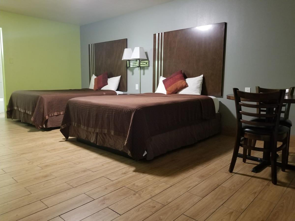 Simple Rewards Inn ロズウェル エクステリア 写真